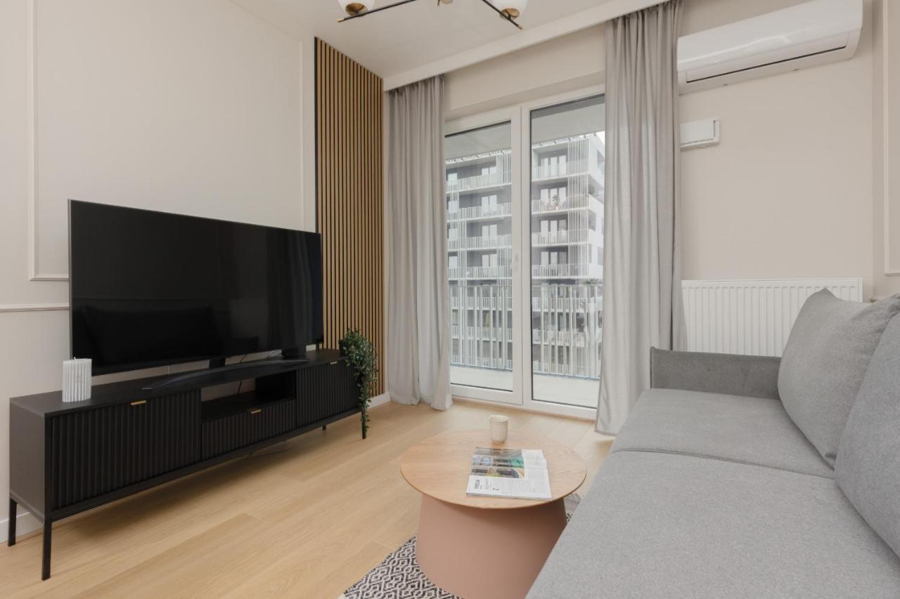 Wola Spacious Flat With Air Conditioning & Balcony By Noclegi Renters Warszawa Eksteriør billede