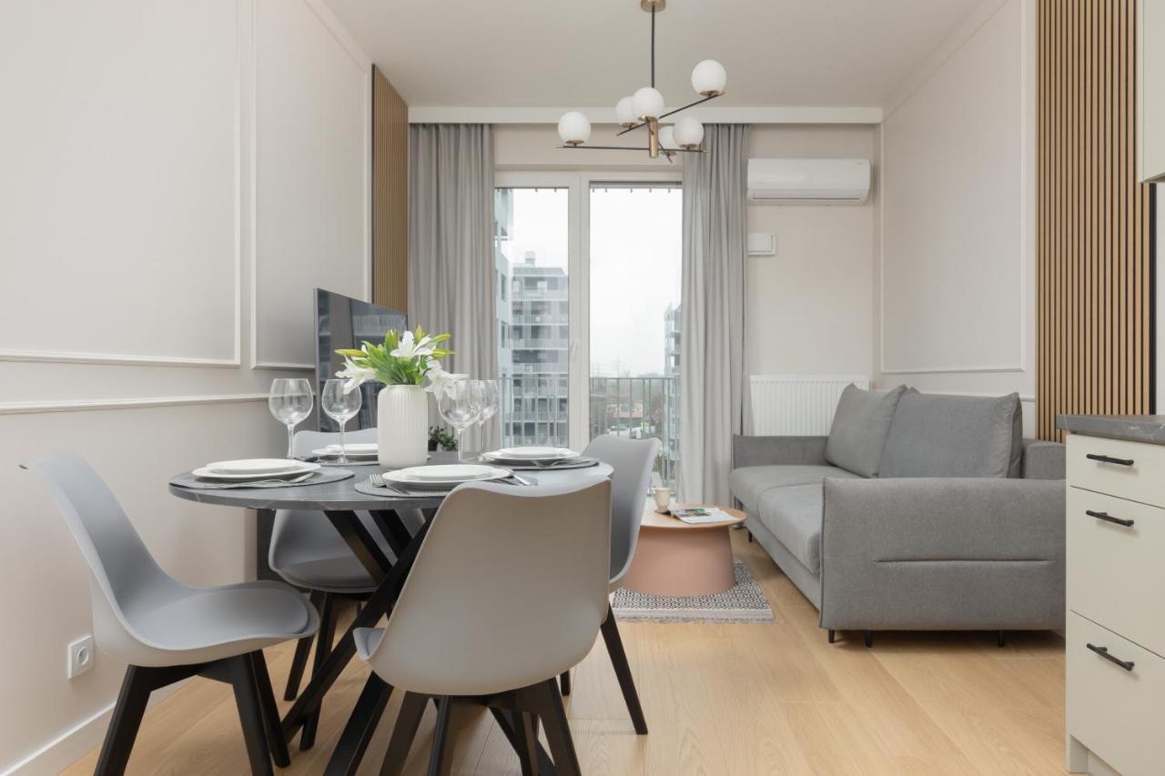 Wola Spacious Flat With Air Conditioning & Balcony By Noclegi Renters Warszawa Eksteriør billede