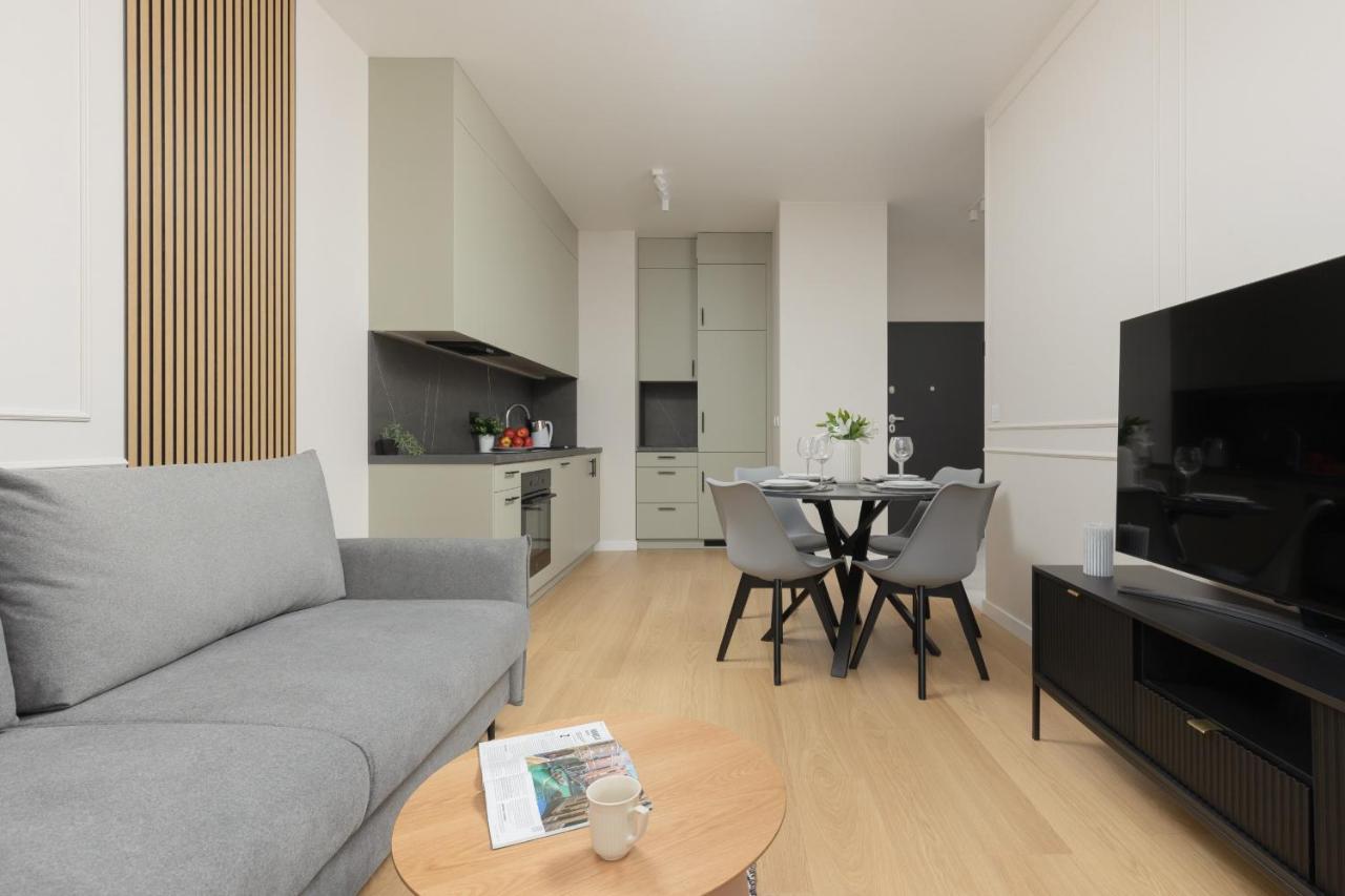 Wola Spacious Flat With Air Conditioning & Balcony By Noclegi Renters Warszawa Eksteriør billede